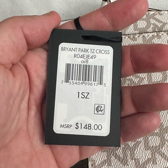 DKNY Crossbody NWT - Picture 9 of 9